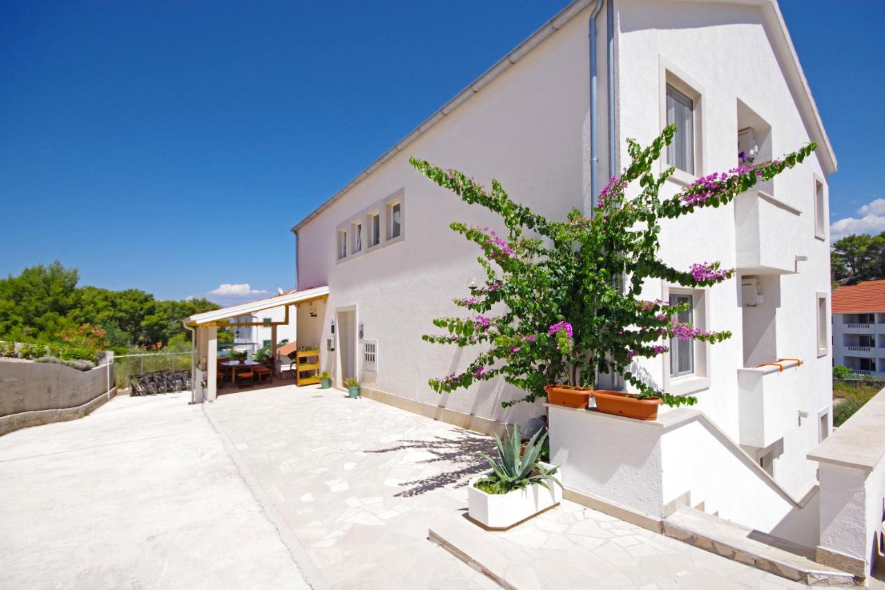 Apartments Silva Сутиван Экстерьер фото