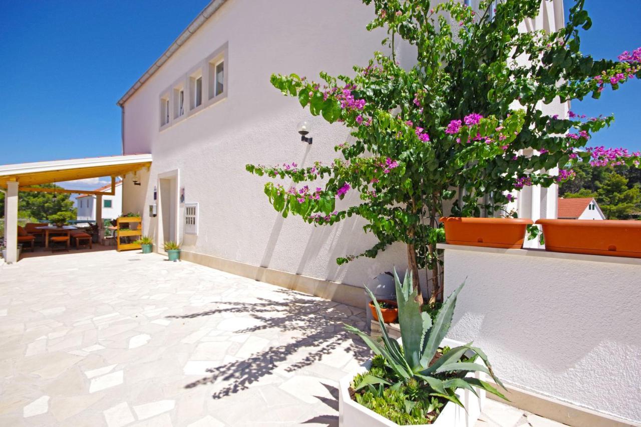 Apartments Silva Сутиван Экстерьер фото