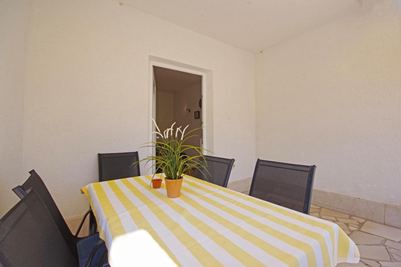 Apartments Silva Сутиван Экстерьер фото